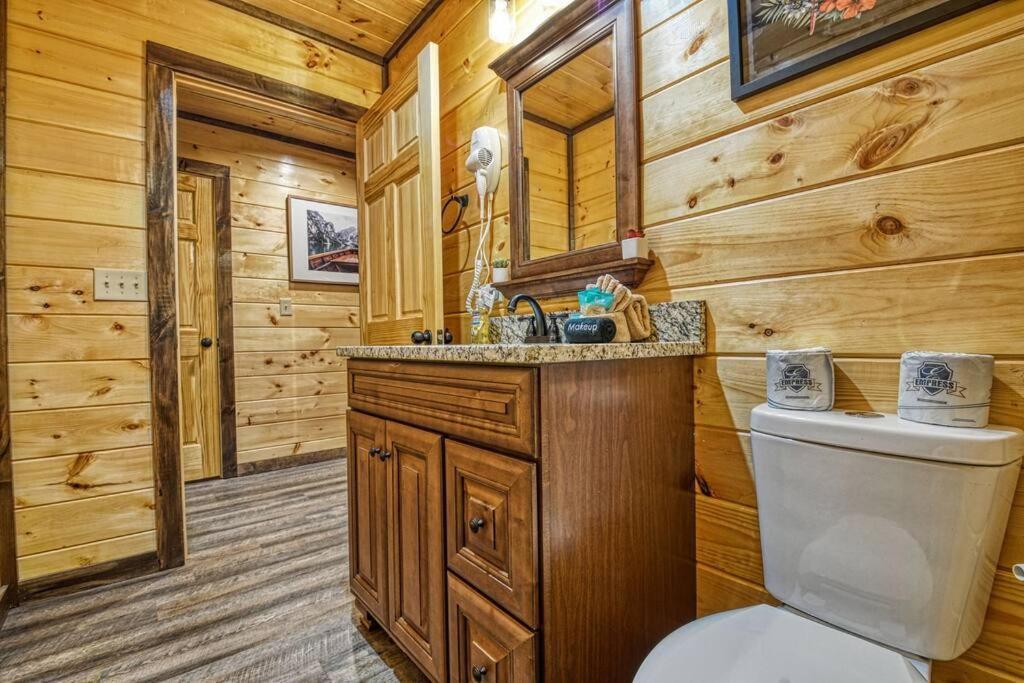 Adventure Retreat/Cabin/Pool+Hot Tub/Game Room+Theater Sevierville Eksteriør billede