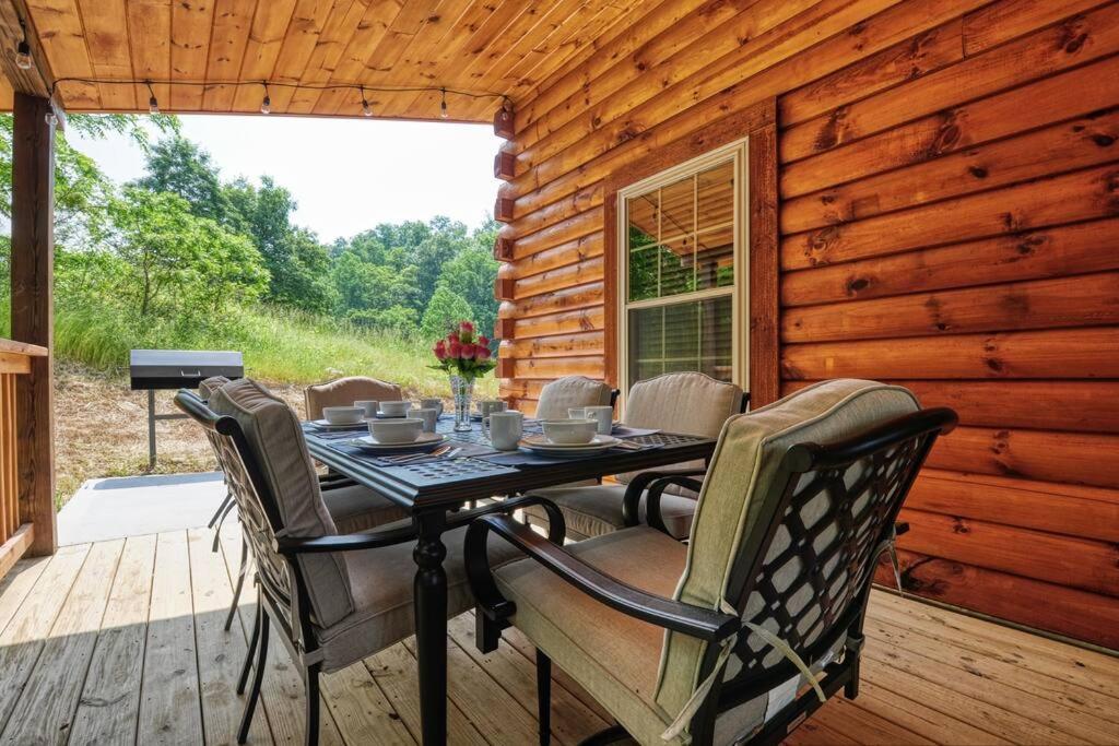 Adventure Retreat/Cabin/Pool+Hot Tub/Game Room+Theater Sevierville Eksteriør billede