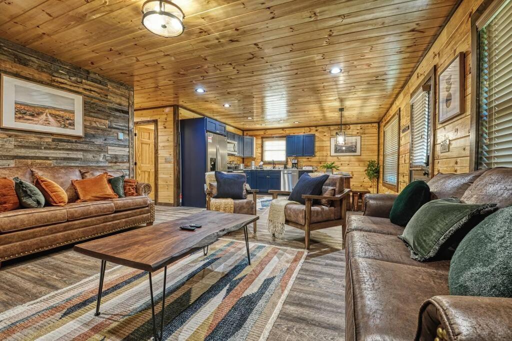 Adventure Retreat/Cabin/Pool+Hot Tub/Game Room+Theater Sevierville Eksteriør billede