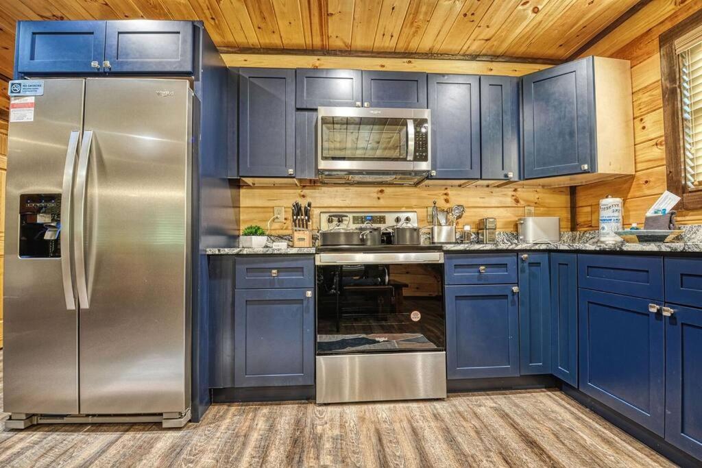 Adventure Retreat/Cabin/Pool+Hot Tub/Game Room+Theater Sevierville Eksteriør billede