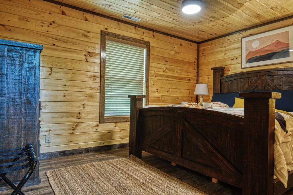 Adventure Retreat/Cabin/Pool+Hot Tub/Game Room+Theater Sevierville Eksteriør billede