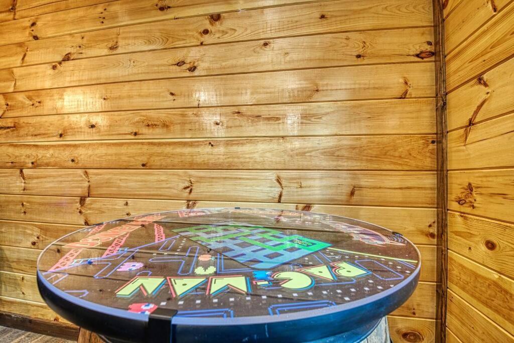 Adventure Retreat/Cabin/Pool+Hot Tub/Game Room+Theater Sevierville Eksteriør billede