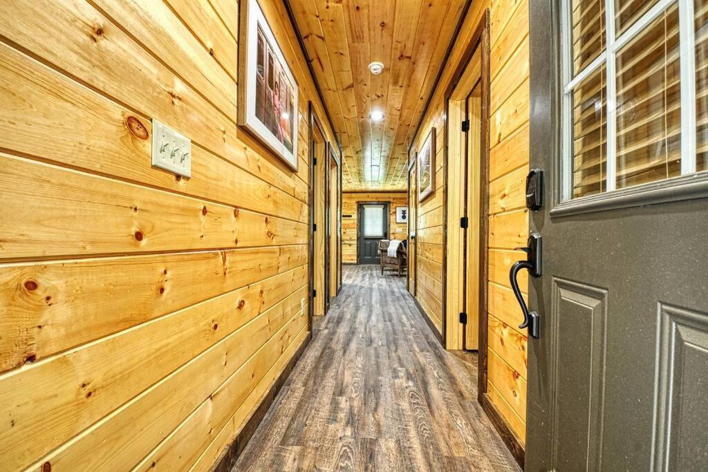 Adventure Retreat/Cabin/Pool+Hot Tub/Game Room+Theater Sevierville Eksteriør billede