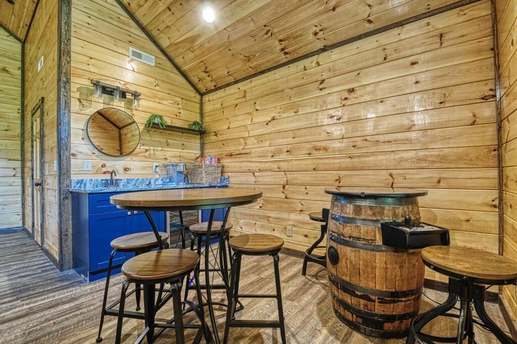 Adventure Retreat/Cabin/Pool+Hot Tub/Game Room+Theater Sevierville Eksteriør billede