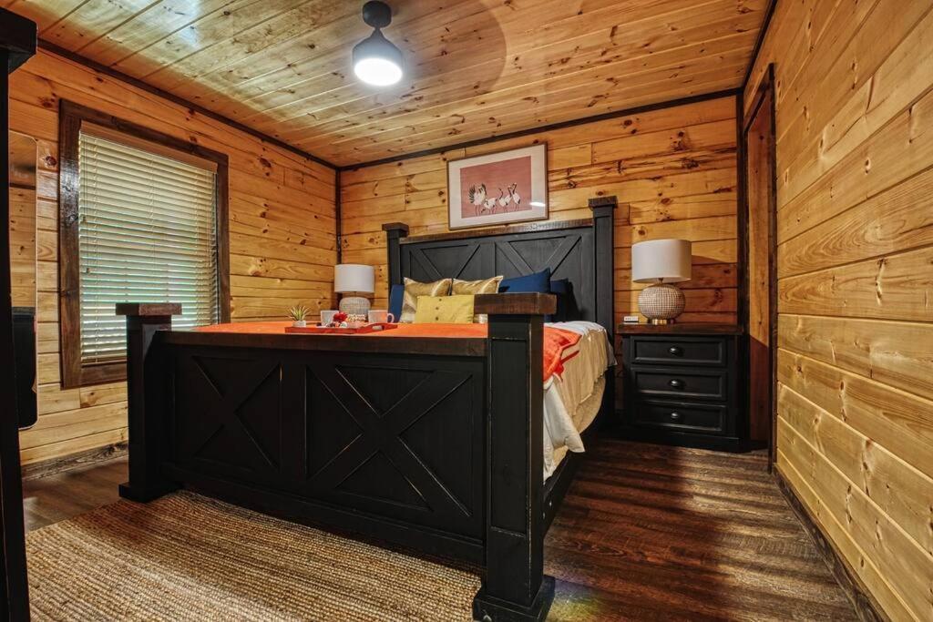 Adventure Retreat/Cabin/Pool+Hot Tub/Game Room+Theater Sevierville Eksteriør billede