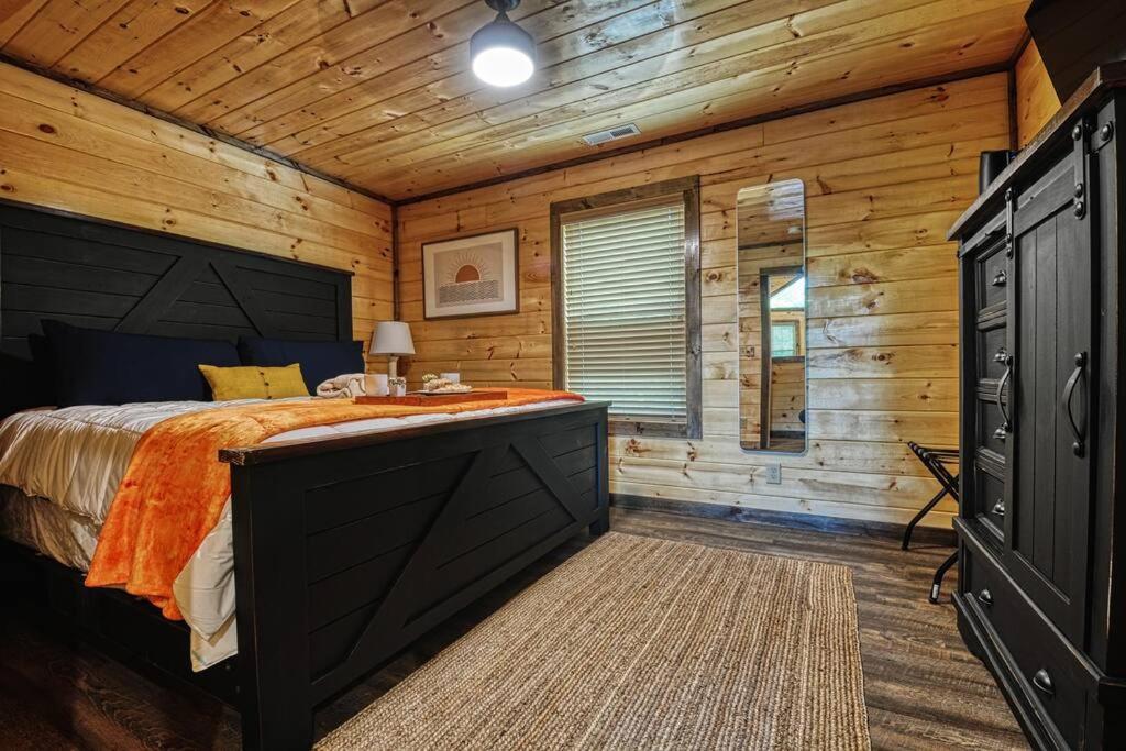 Adventure Retreat/Cabin/Pool+Hot Tub/Game Room+Theater Sevierville Eksteriør billede